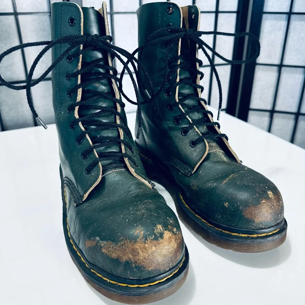 Wow 🤩 Vintage 1980s CLASSIC Rare Green Doc Martens 10-eye Boots
